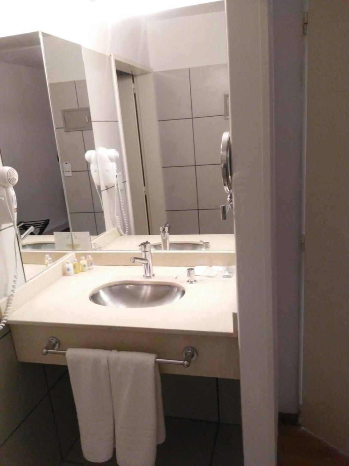 Global Hotel Centenario Luaran gambar