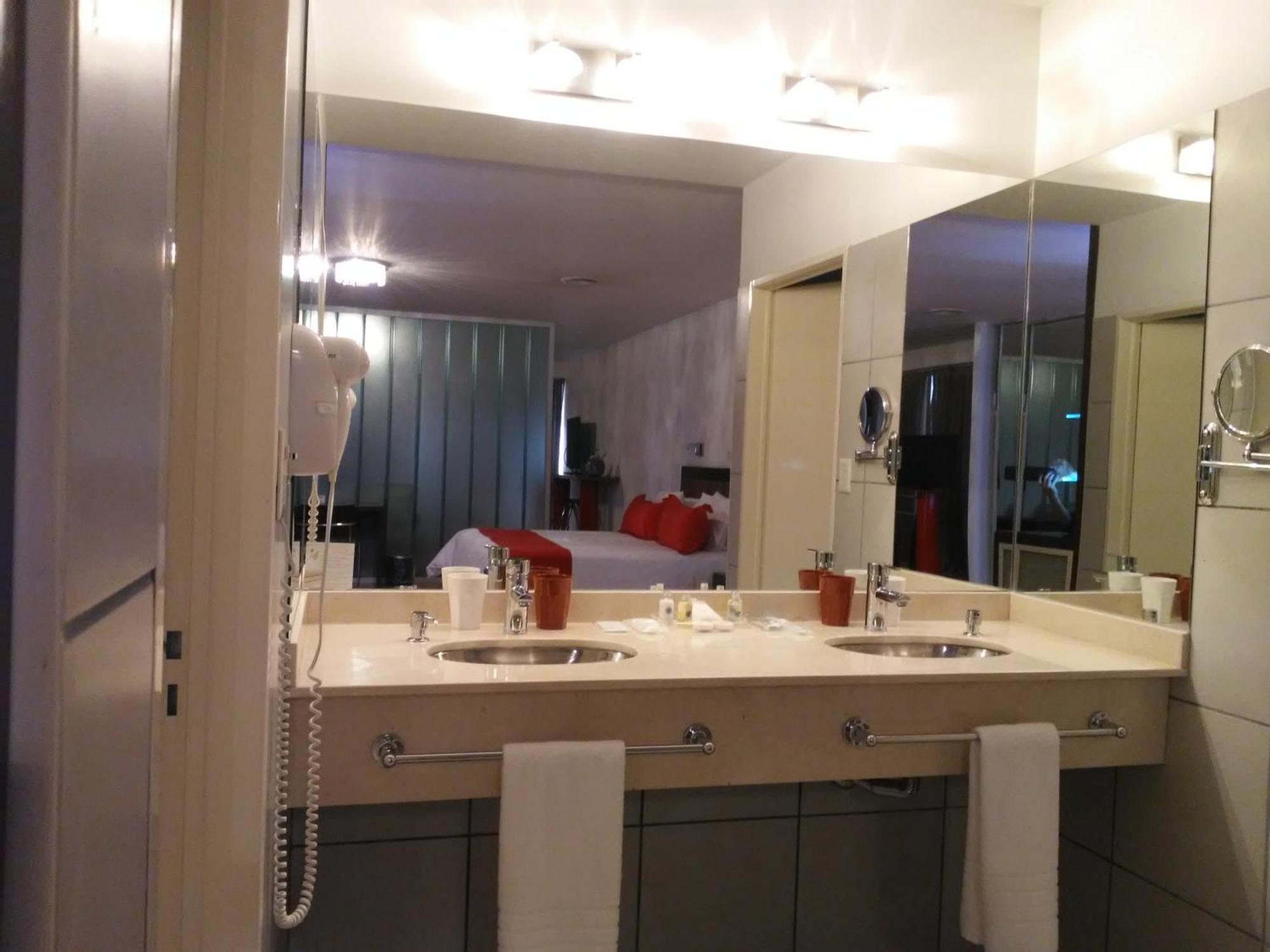 Global Hotel Centenario Luaran gambar