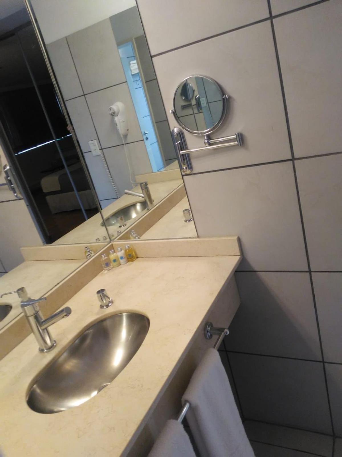 Global Hotel Centenario Luaran gambar