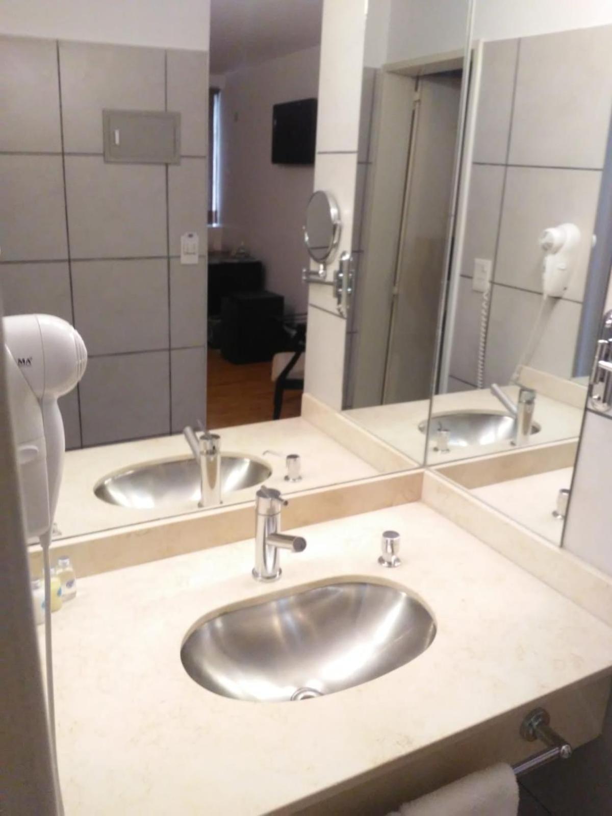 Global Hotel Centenario Luaran gambar